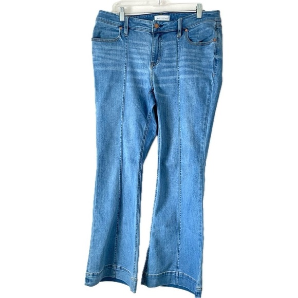 Lane Bryant Signature Fit Mid-Rise Flare Jeans Medium Wash Women’s Size 14 - Picture 3 of 12